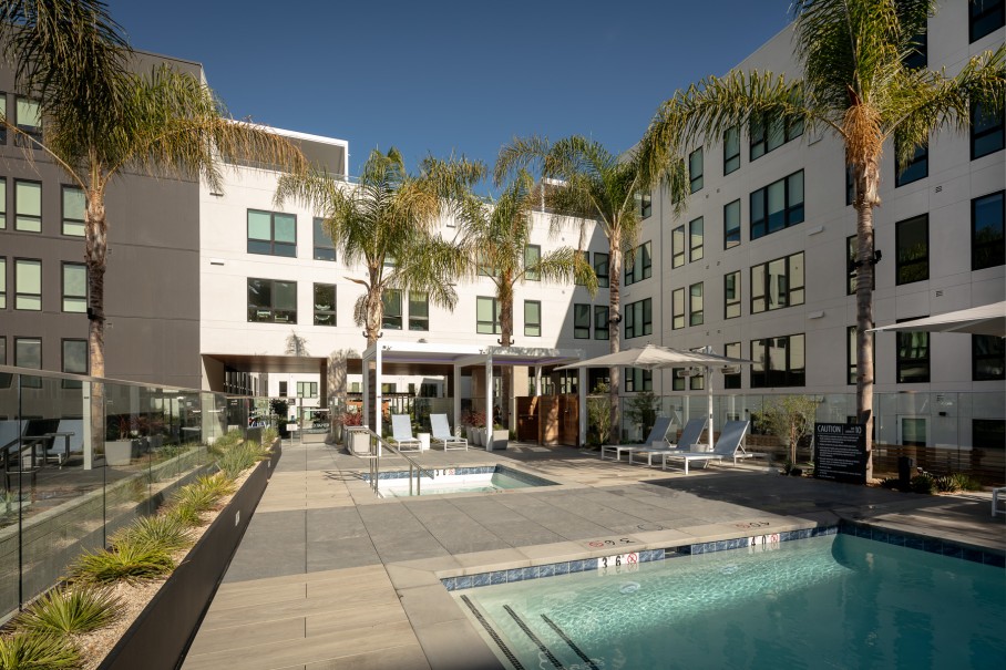 Vasara | Menlo Park pool